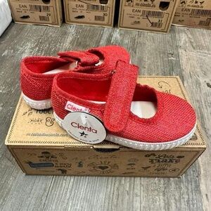 Cienta Sparkling Red Dress Shoes for Kids